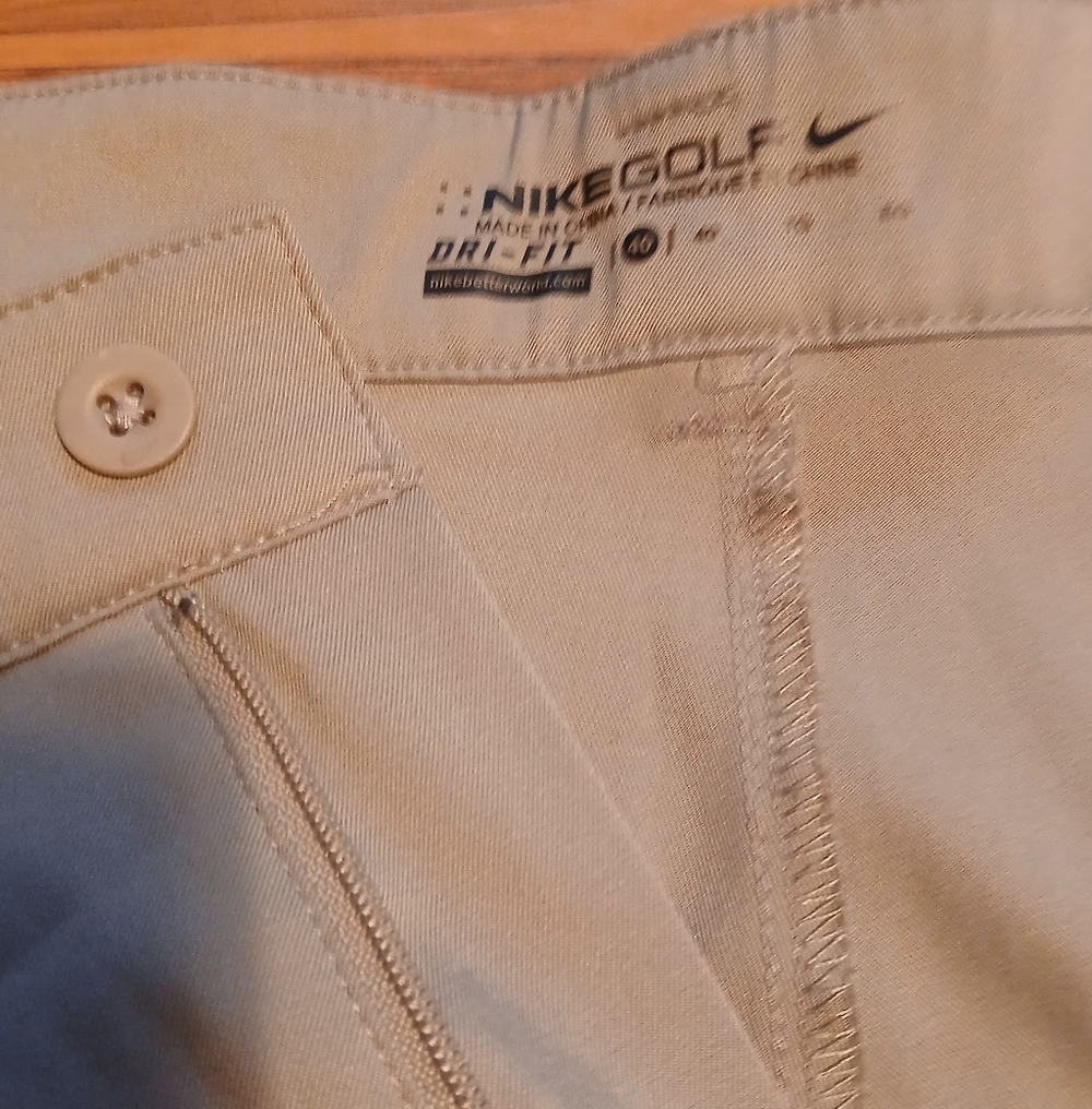 Nike Golf Men's Size 40 Light Tan Flat Front Shorts - Picture 2 of 8